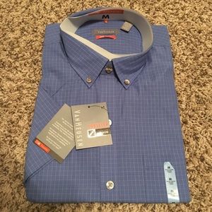 NWT Men’s M Van Heusen Short Sleeved Shirt